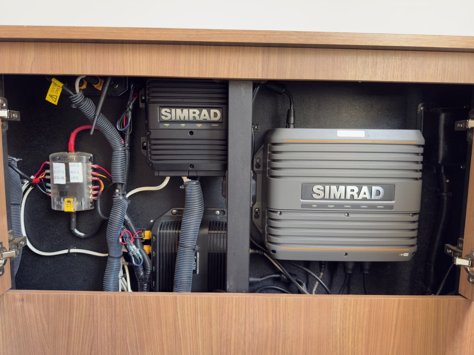 2016 Boston Whaler 350 Outrage