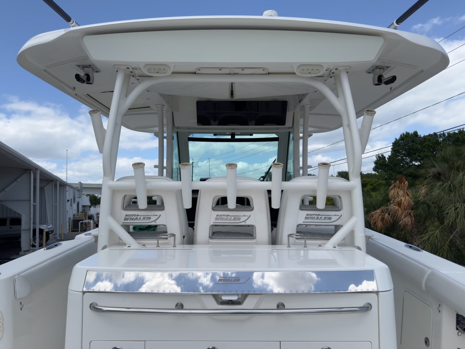 2016 Boston Whaler 350 Outrage