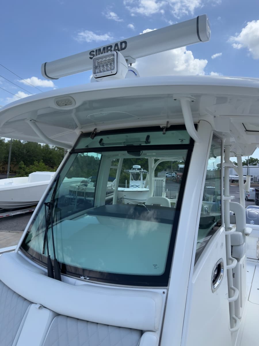 2016 Boston Whaler 350 Outrage