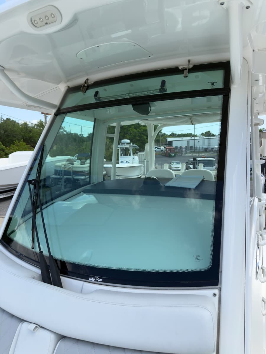 2016 Boston Whaler 350 Outrage