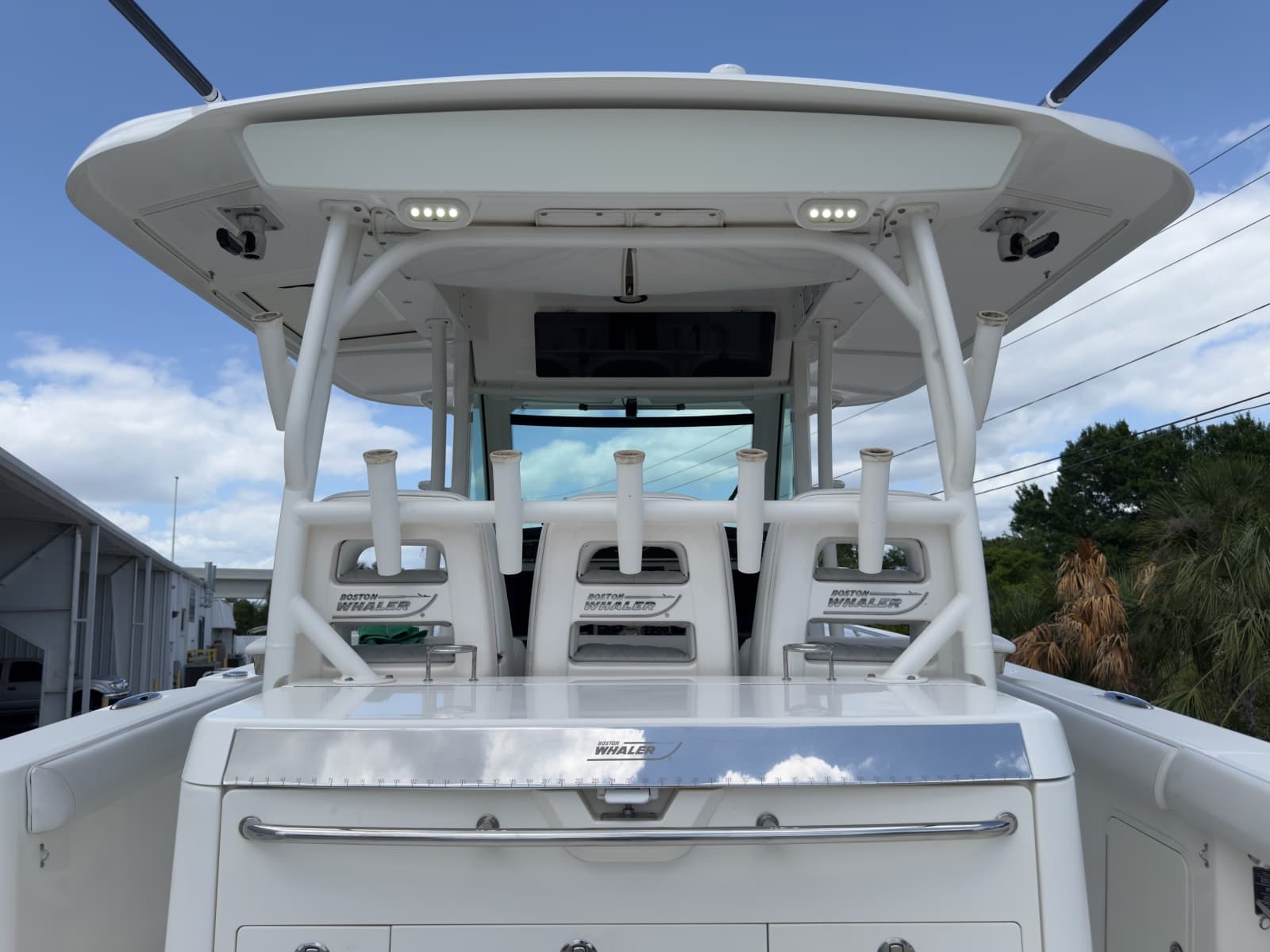 2016 Boston Whaler 350 Outrage