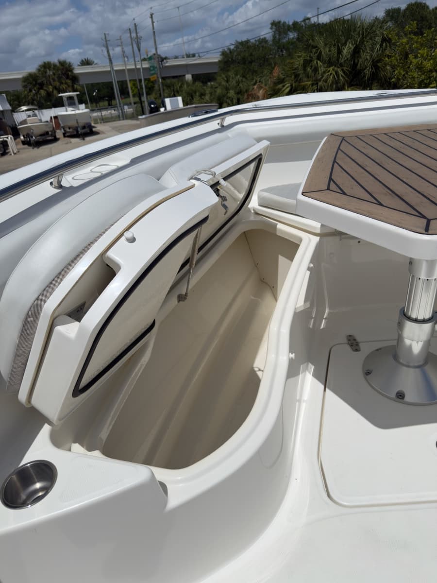 2016 Boston Whaler 350 Outrage