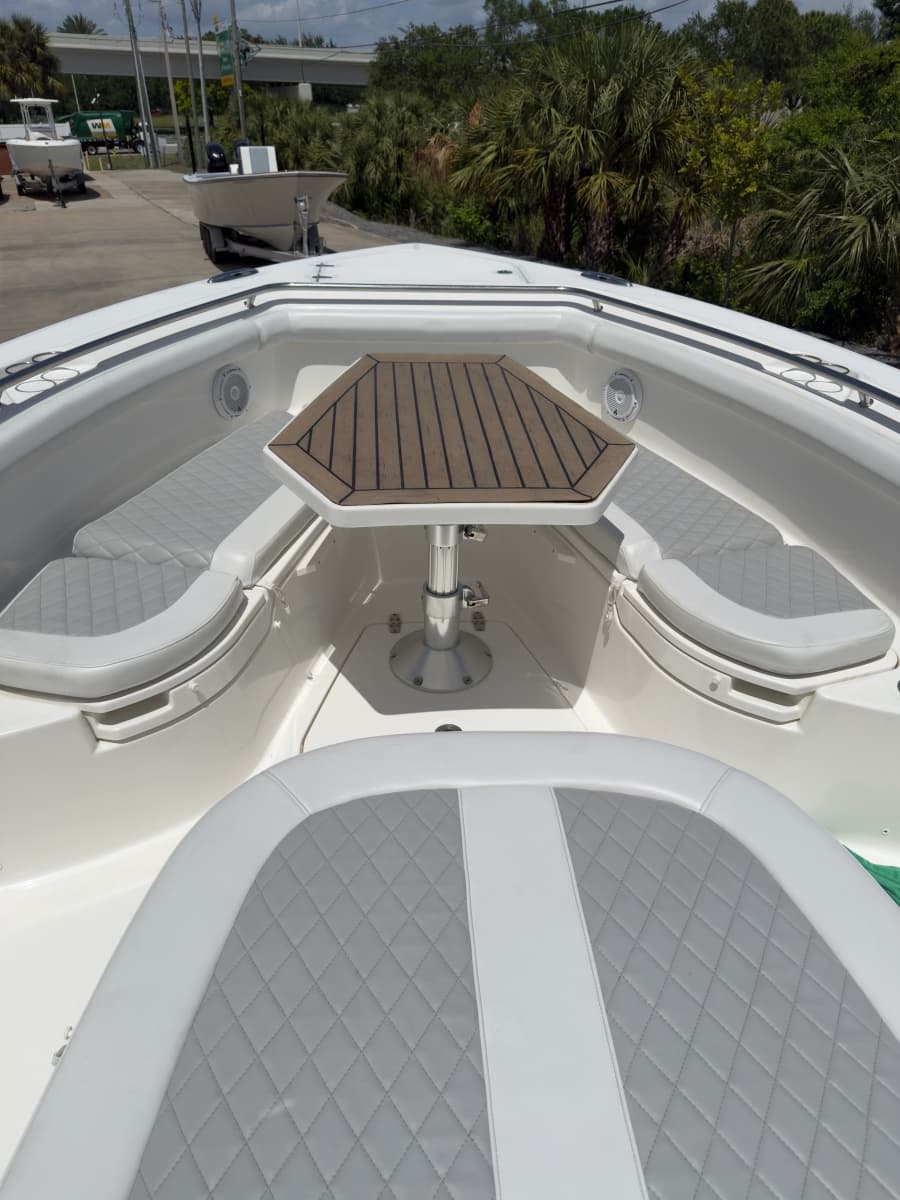 2016 Boston Whaler 350 Outrage
