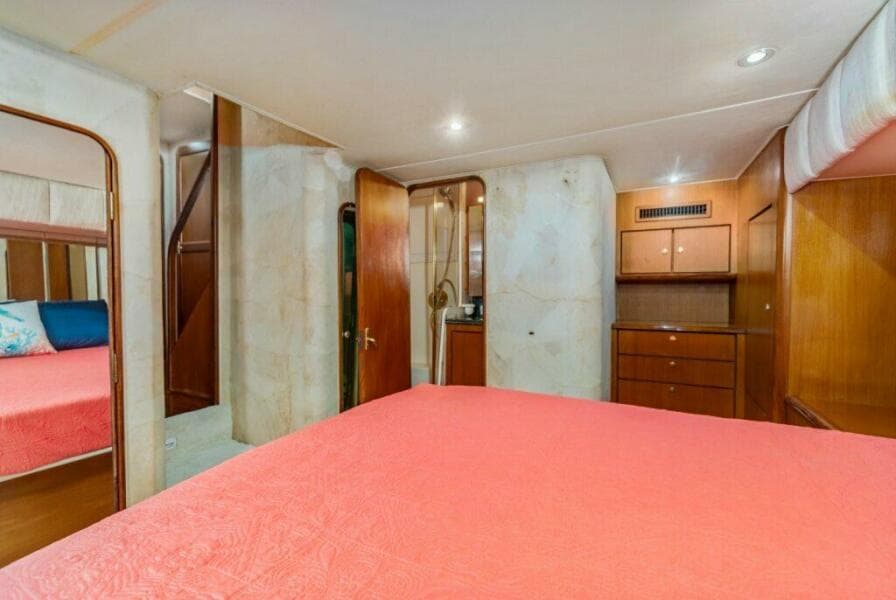 Ocean Yachts 56 TUNAR - Master Stateroom