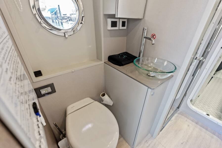 2025 Absolute 75 Navetta