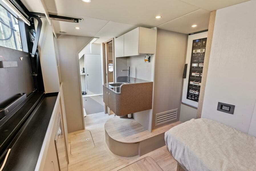 2025 Absolute 75 Navetta