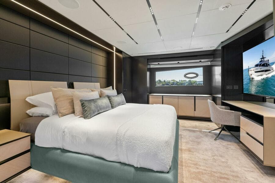 2023 Pershing GTX Motoryacht