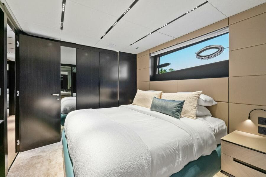 2023 Pershing GTX Motoryacht