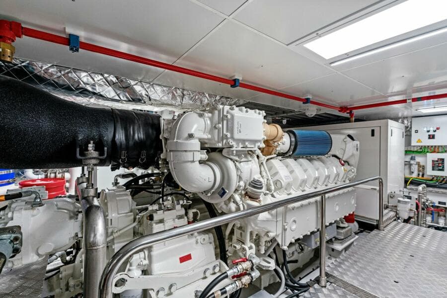 2023 Pershing GTX Motoryacht