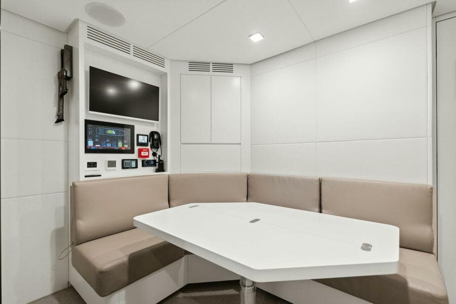 2023 Pershing GTX Motoryacht