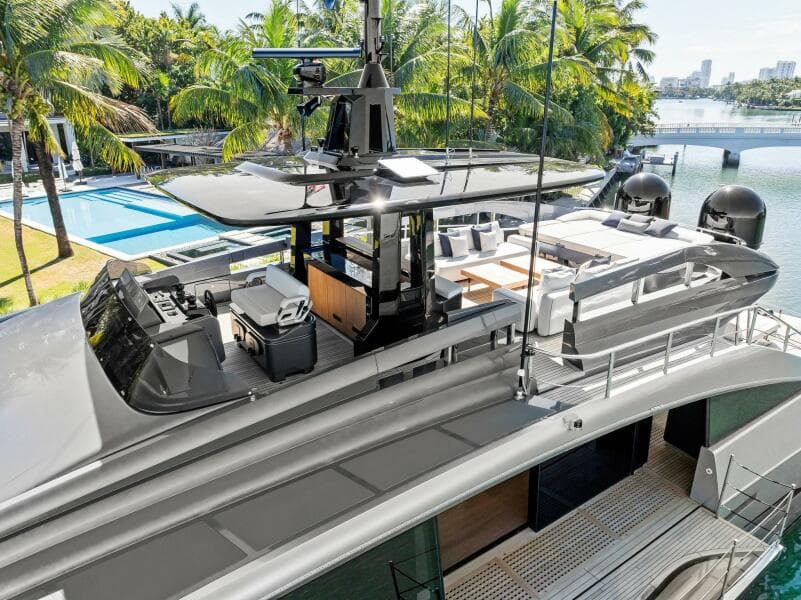 2023 Pershing GTX Motoryacht