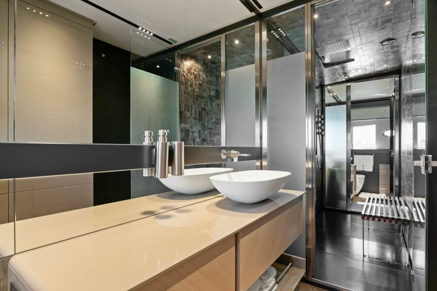 2023 Pershing GTX Motoryacht