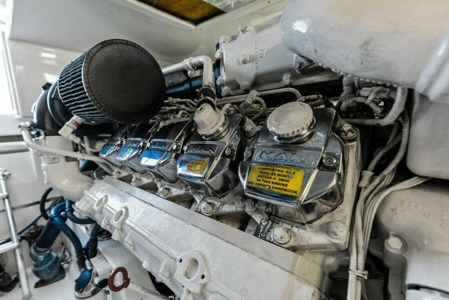 2006 Cabo 45 Express