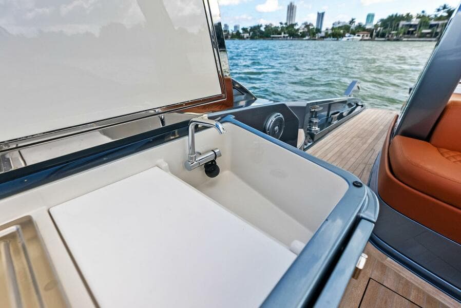 2021 Riva 56' Rivale