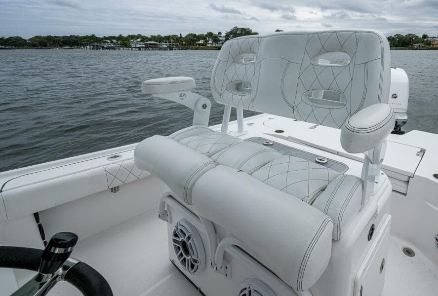 2022 Blazer Bay 2700 Hybrid