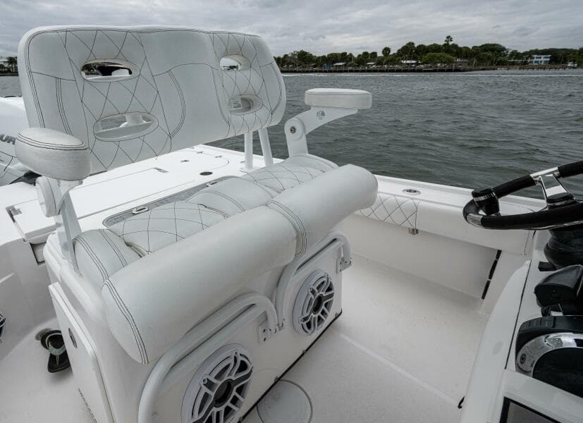 2022 Blazer Bay 2700 Hybrid