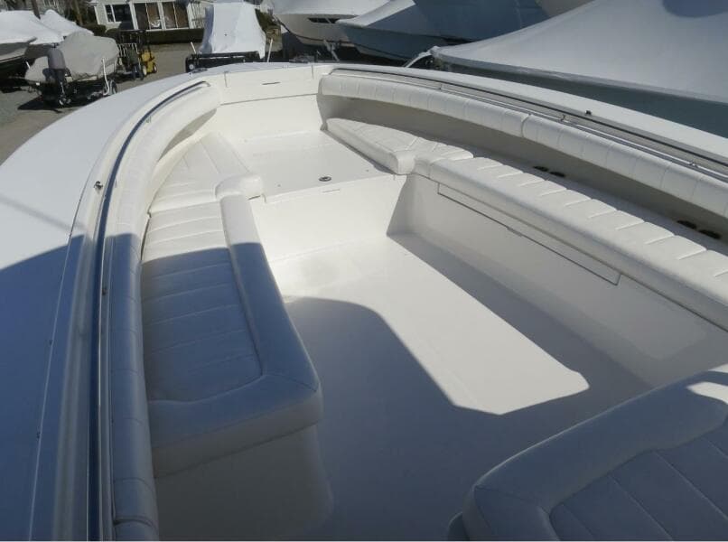 Regulator 34 - WIN PER DAY - Bow Seating