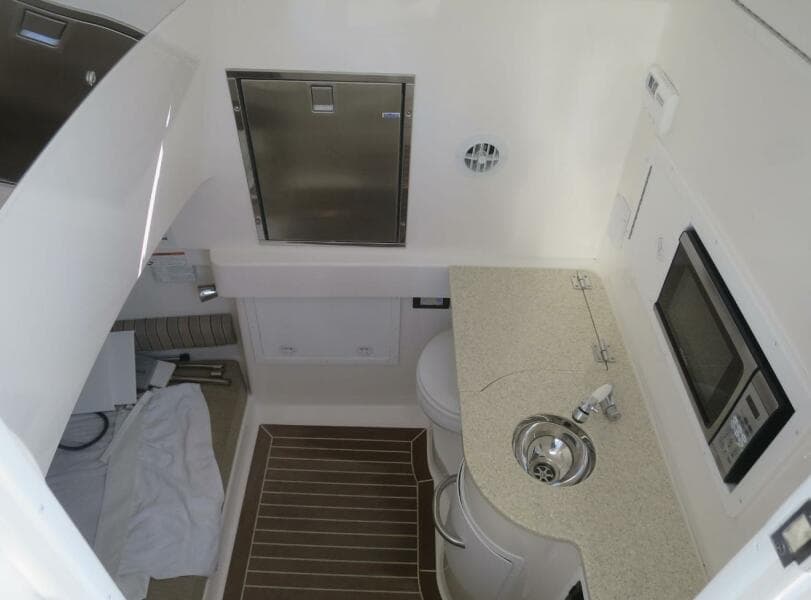 Regulator 34 - WIN PER DAY - Cabin