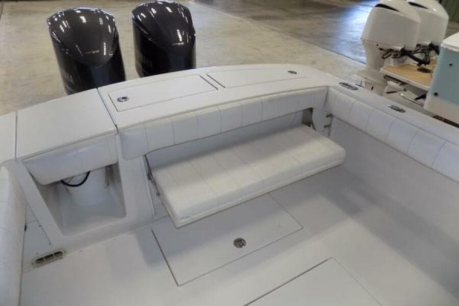 Regulator 34 - WIN PER DAY - Cockpit Seating