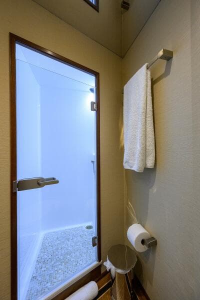 Viking  92 SPECULATOR - VIP Guest Stateroom Ensuite Head