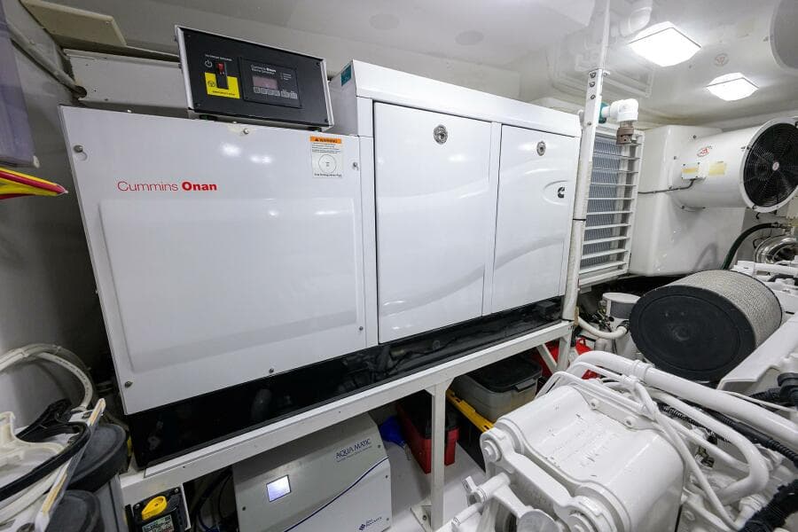 Viking  92 SPECULATOR - Engine Room