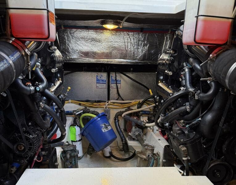 2013 Carver C-34 Command Bridge