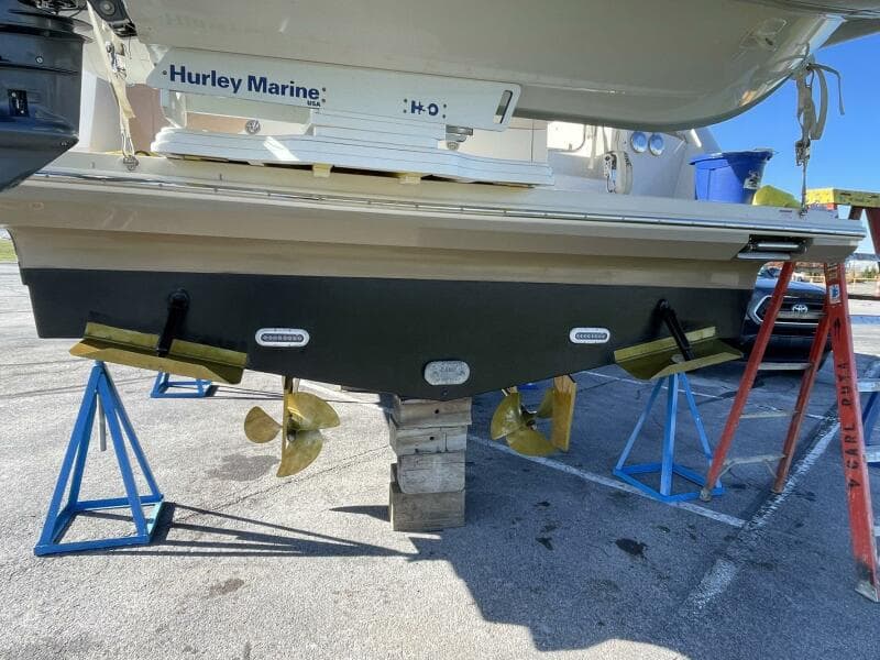 2013 Carver C-34 Command Bridge