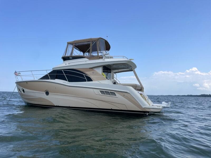 2013 Carver C-34 Command Bridge