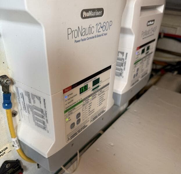 2013 Carver C-34 Command Bridge