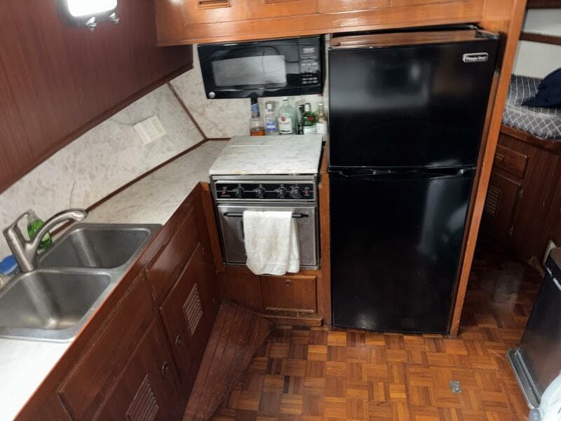 44' Marine Trader Galley Fwd 