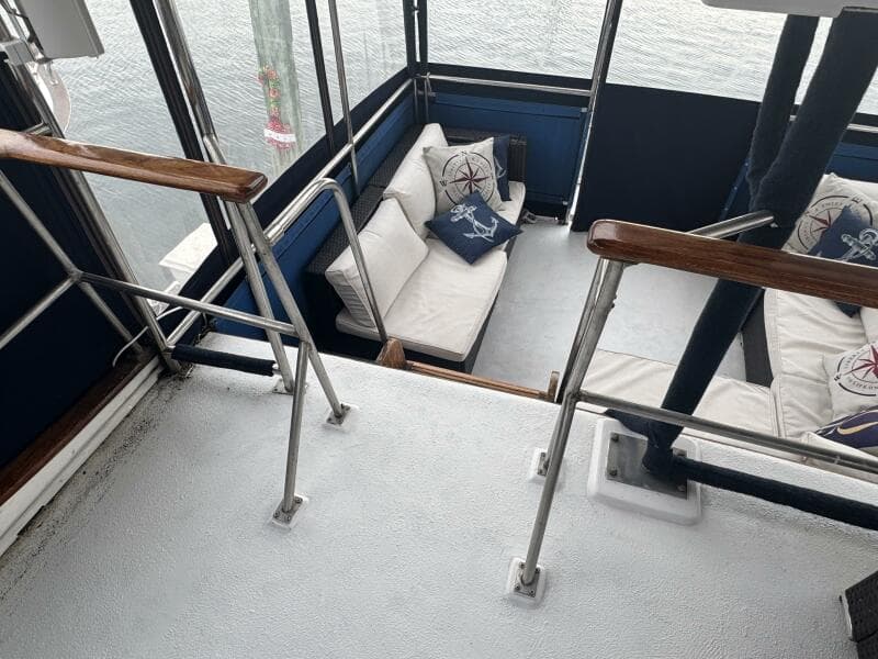 44' Marine Trader Trunk Deck Starboard