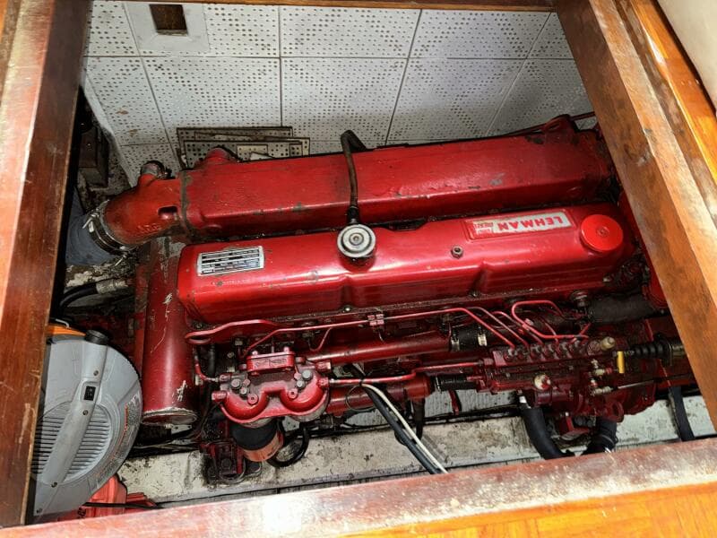  44' Marine Trader Port Engine