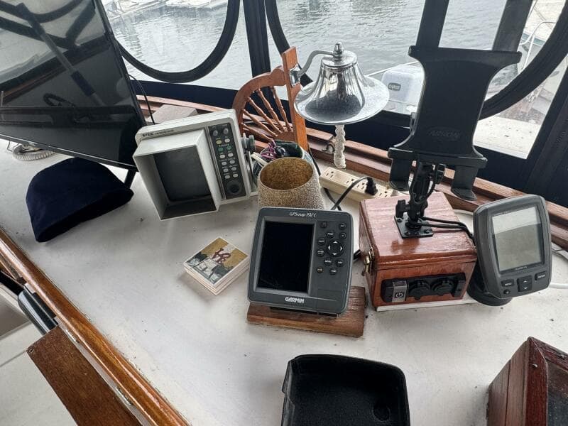 44' Marine Trader Flybridge Helm