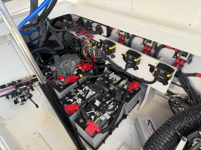 2023 Sea Ray 320 Outboard