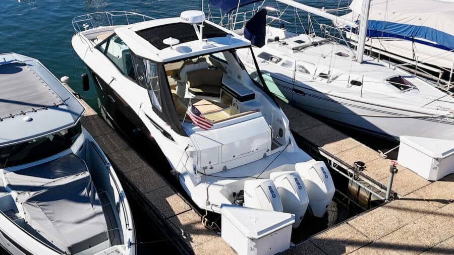 2023 Sea Ray 320 Outboard