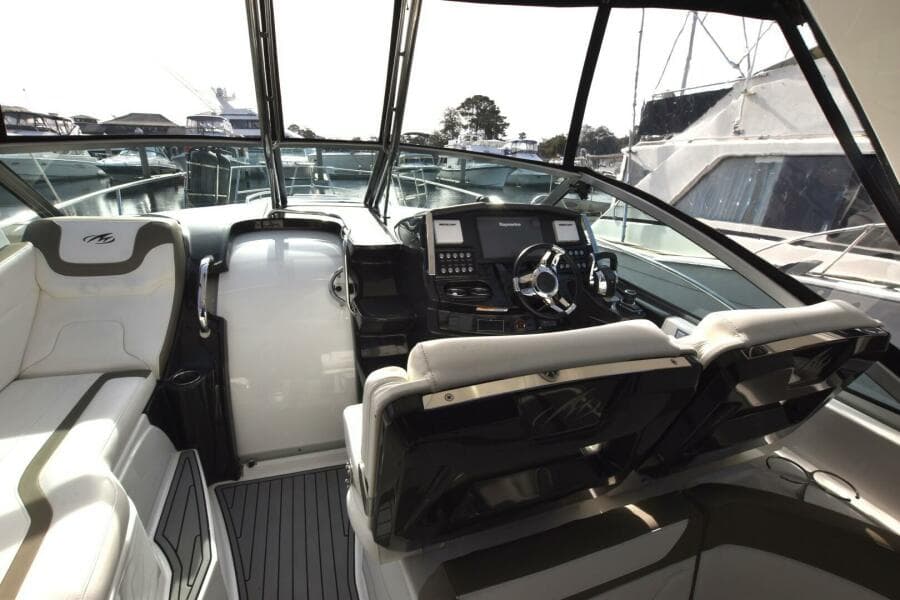 2017 Monterey 355 Sport Yacht