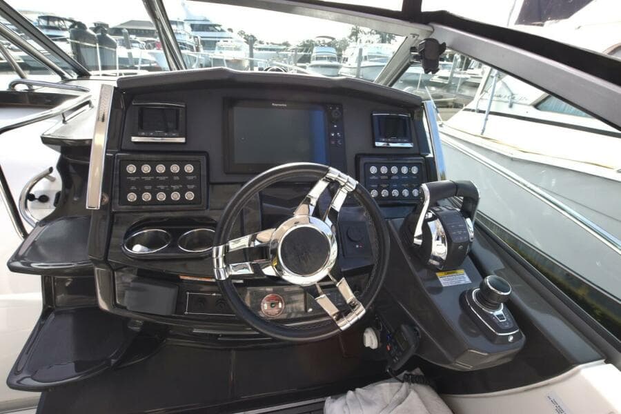 2017 Monterey 355 Sport Yacht