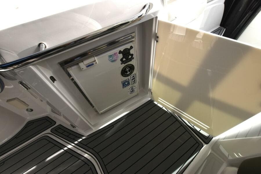 2017 Monterey 355 Sport Yacht