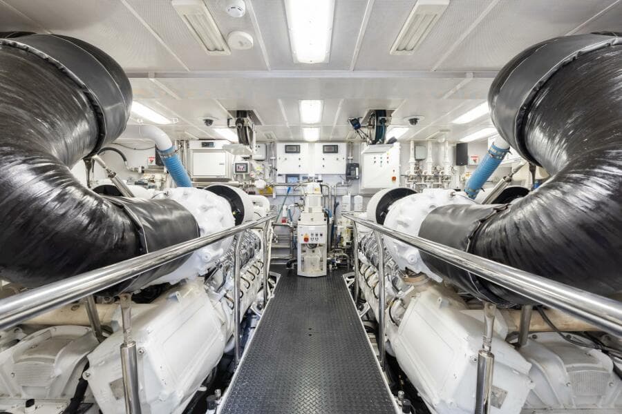 2010 Westport Superyacht