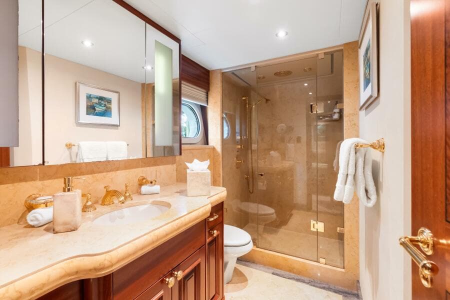 2010 Westport Superyacht