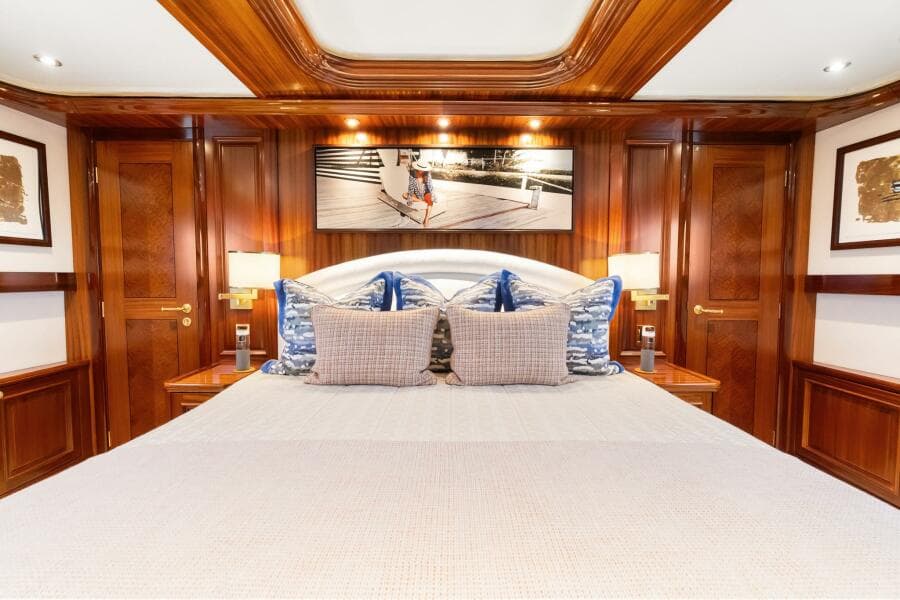 2010 Westport Superyacht