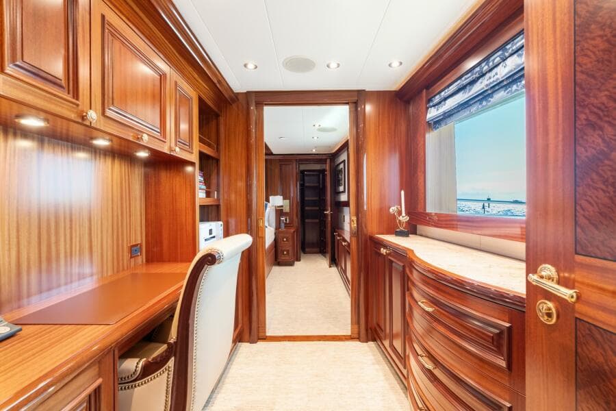 2010 Westport Superyacht