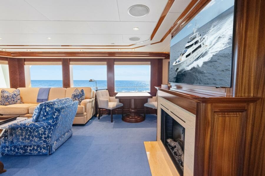 2010 Westport Superyacht