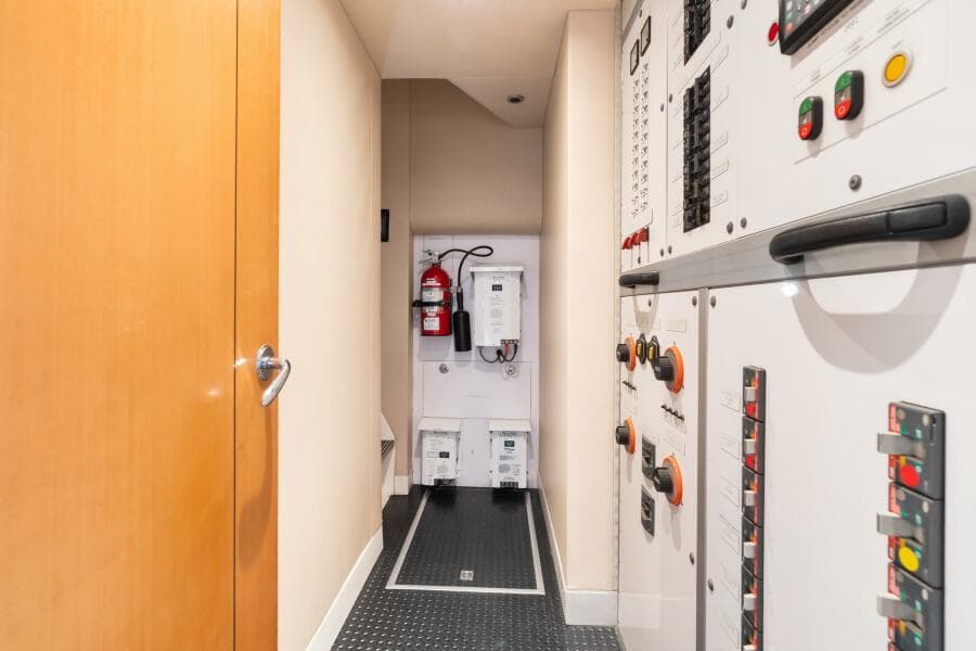 2010 Westport Superyacht