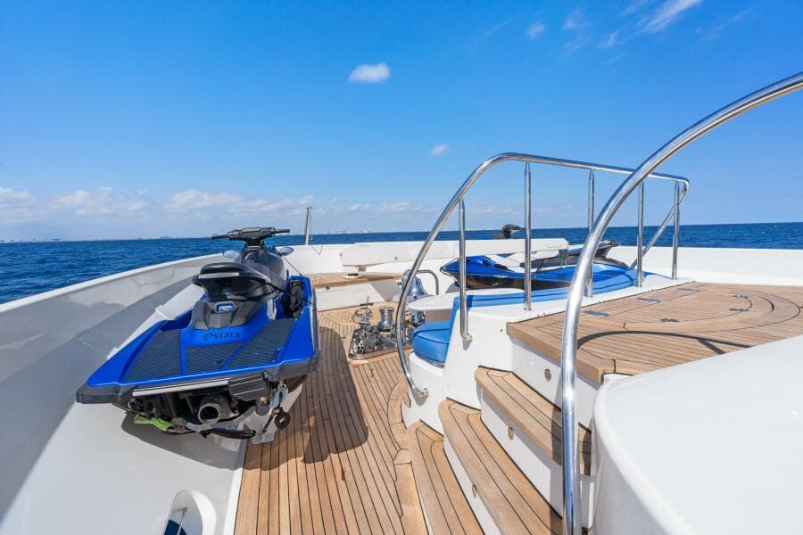 2010 Westport Superyacht