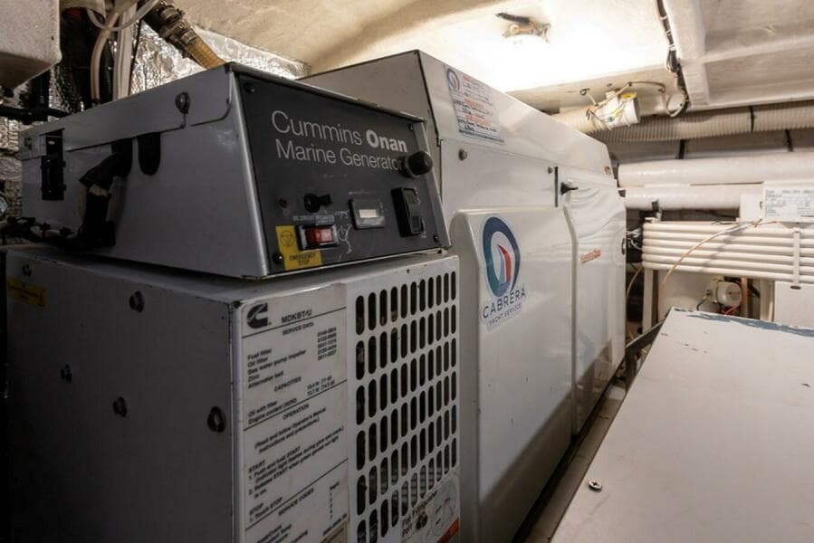 2010 Horizon Enclosed Pilothouse