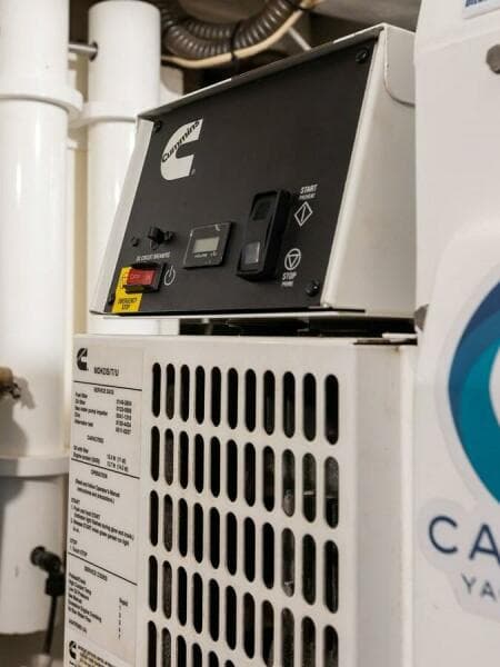 2010 Horizon Enclosed Pilothouse