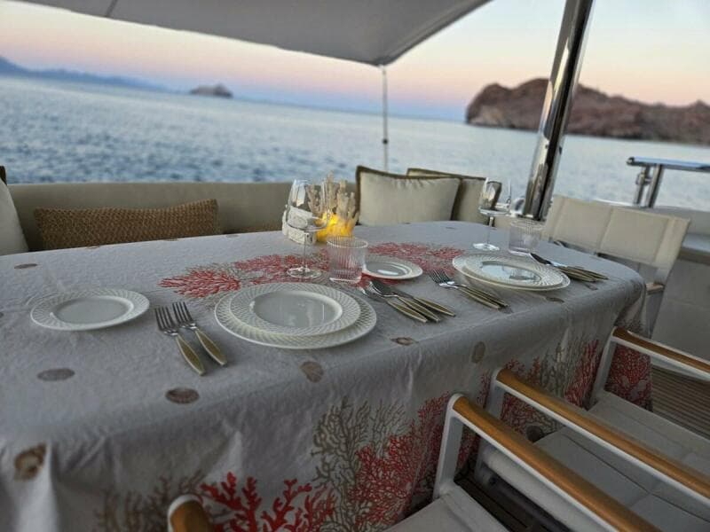 2010 Horizon Enclosed Pilothouse