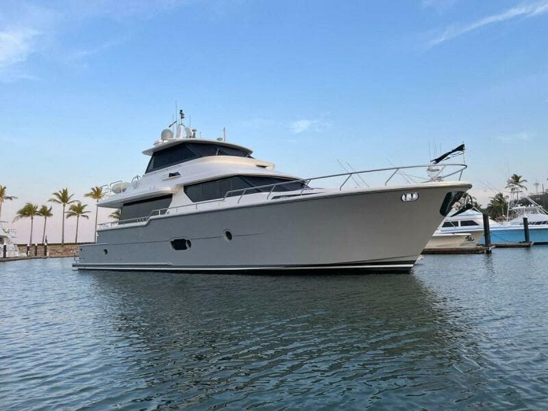 2010 Horizon Enclosed Pilothouse