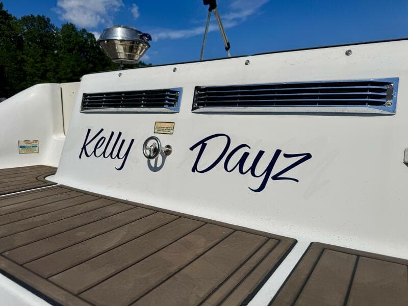 1999 Sea Ray 215 Express Cruiser